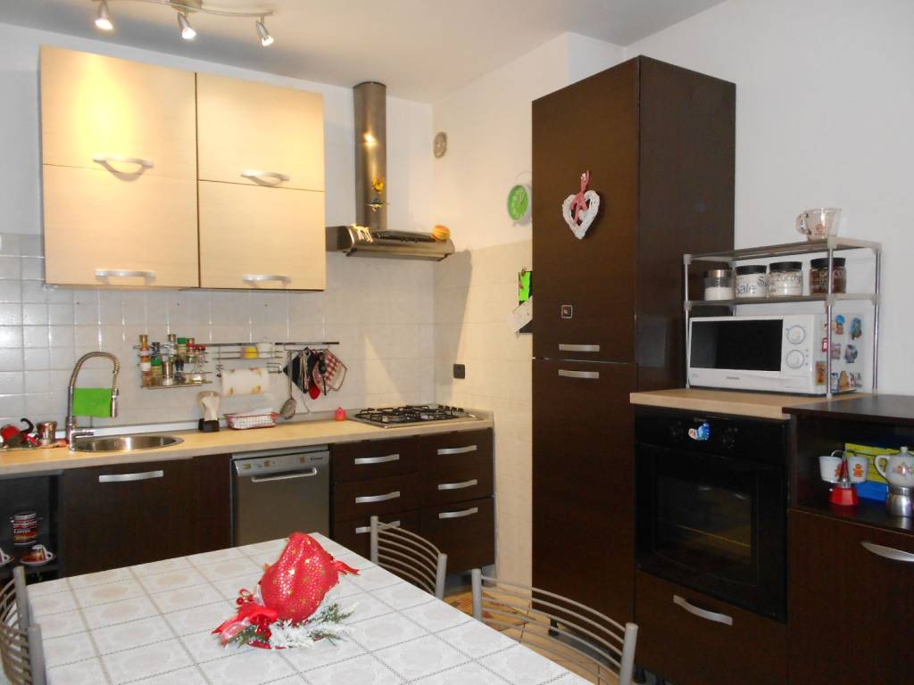 appartamento in vendita a Mediglia in zona Bettolino