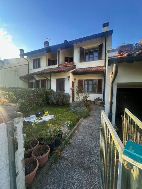 casa indipendente in vendita a Mediglia