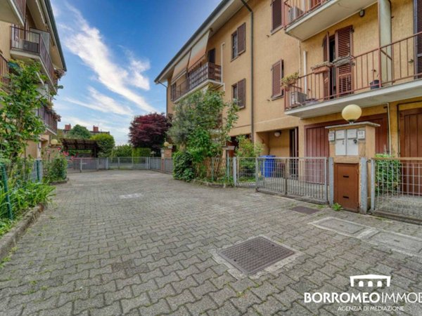 casa indipendente in vendita a Mediglia in zona Mombretto