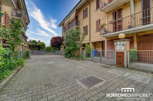 casa indipendente in vendita a Mediglia in zona Mombretto