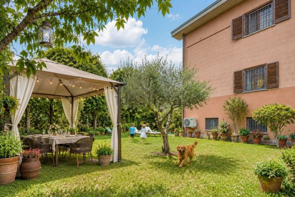 casa indipendente in vendita a Mediglia in zona Robbiano