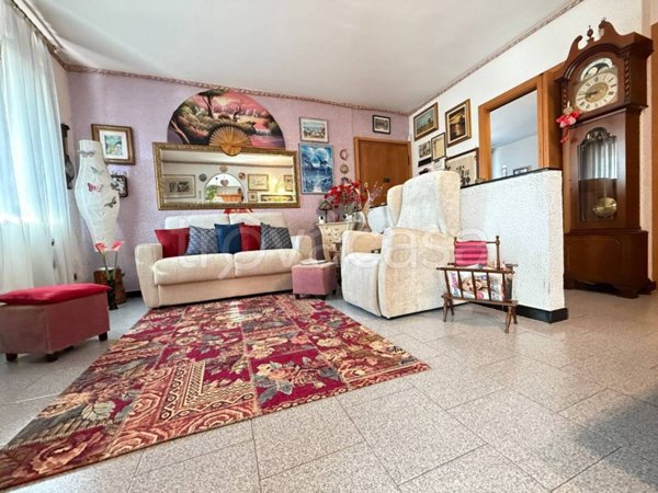 appartamento in vendita a Mediglia in zona Mombretto