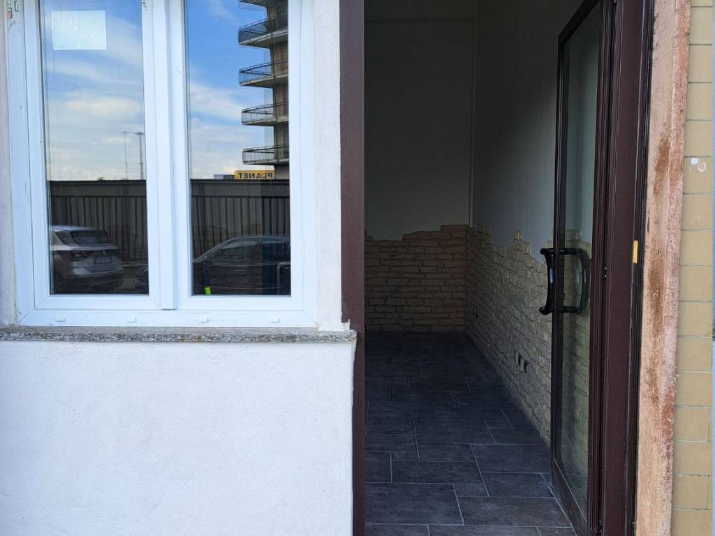 appartamento in vendita a Mediglia in zona Mombretto