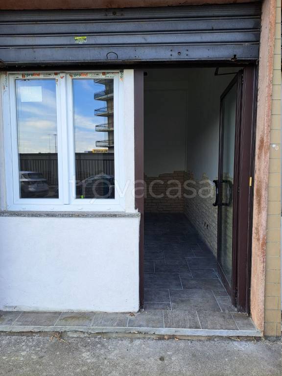 appartamento in vendita a Mediglia in zona Mombretto