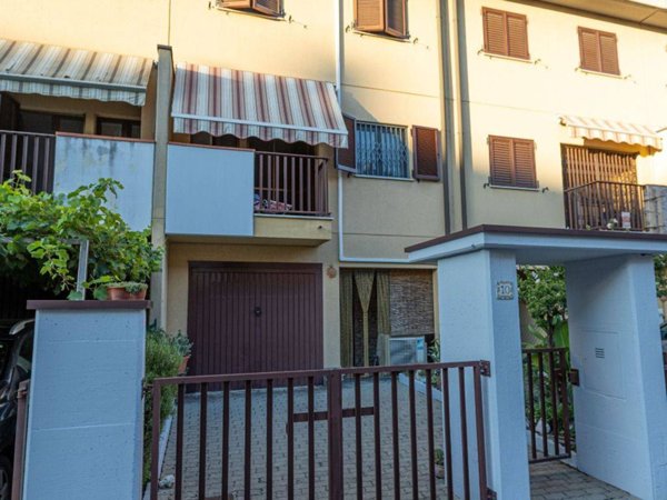 casa indipendente in vendita a Mediglia