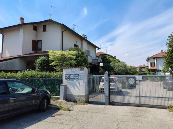 casa indipendente in vendita a Mediglia in zona Triginto