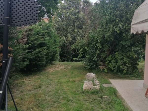 casa indipendente in vendita a Mediglia in zona Robbiano
