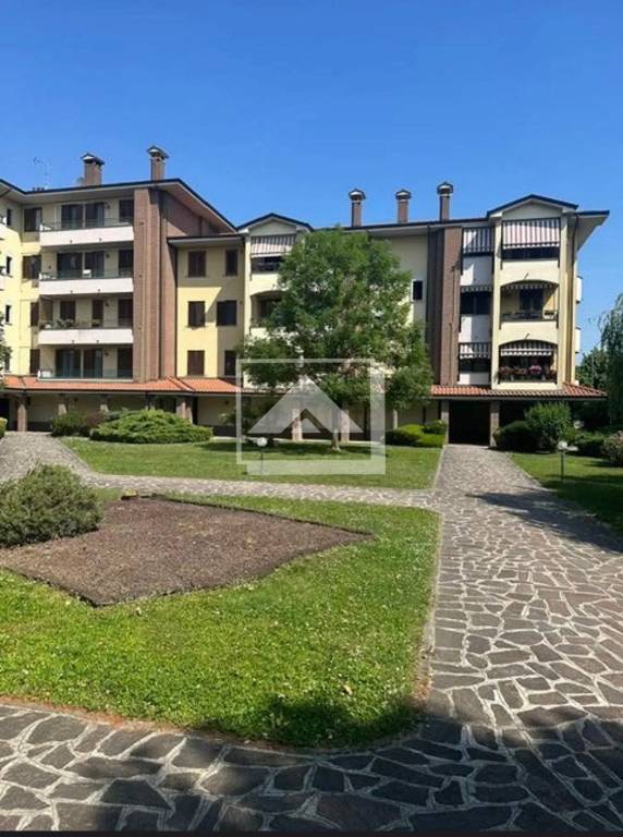 appartamento in vendita a Mediglia in zona Triginto