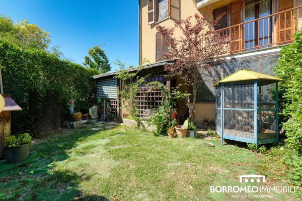 casa indipendente in vendita a Mediglia in zona Mombretto
