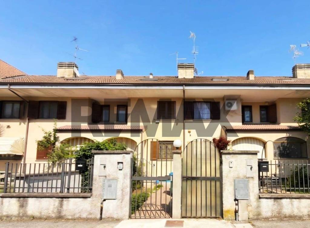 casa indipendente in vendita a Mediglia in zona Triginto
