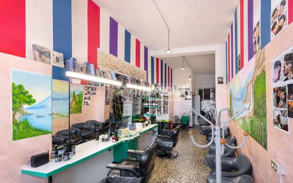 locale commerciale in vendita a Mediglia in zona Mombretto