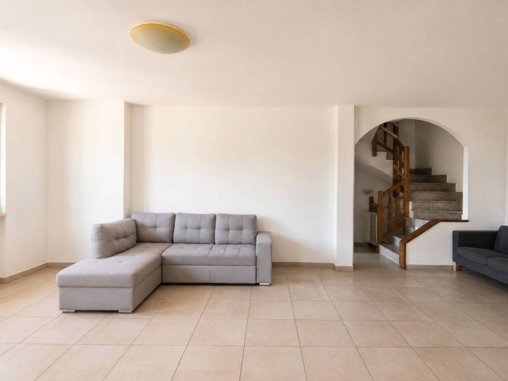 casa indipendente in vendita a Mediglia in zona Triginto