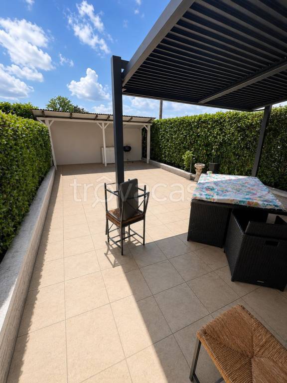 casa indipendente in vendita a Mediglia in zona Mombretto