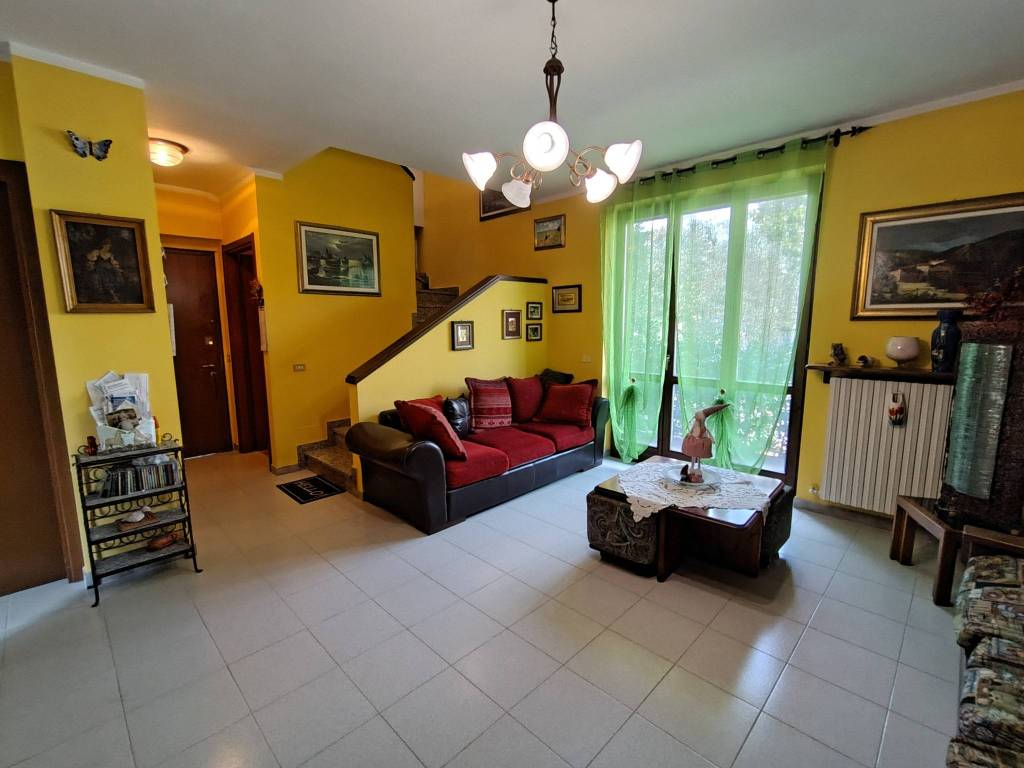 casa indipendente in vendita a Mediglia