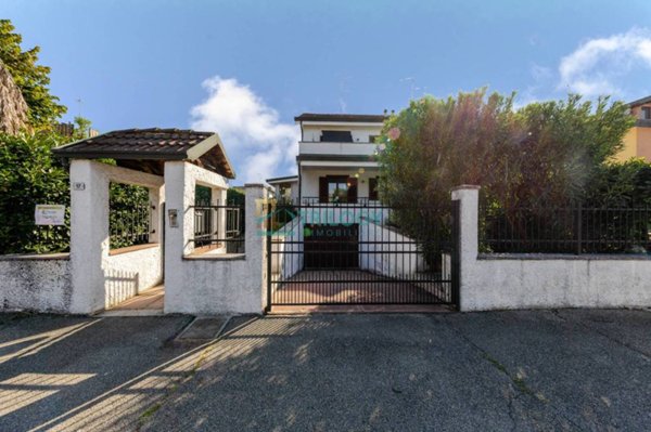 casa indipendente in vendita a Mediglia in zona Mombretto