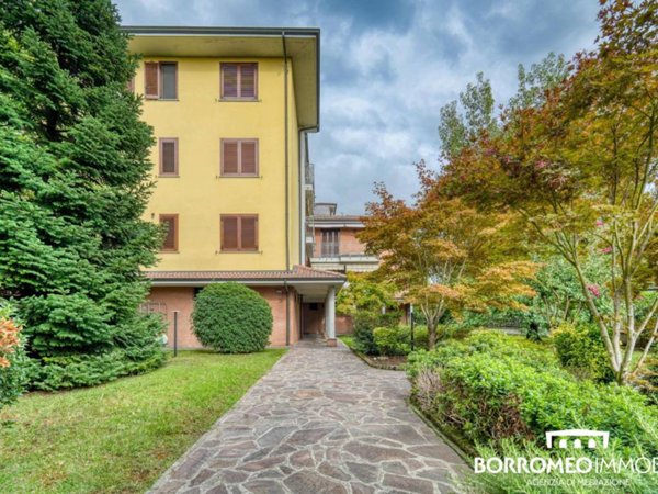 appartamento in vendita a Mediglia in zona Bustighera