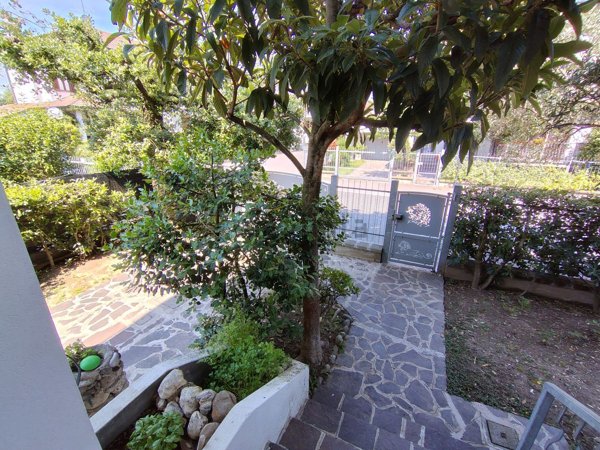 casa indipendente in vendita a Mediglia