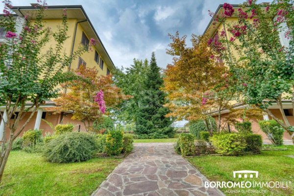 appartamento in vendita a Mediglia in zona Bustighera