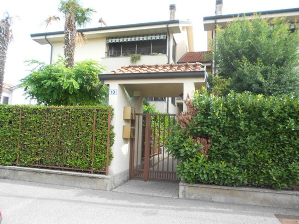 appartamento in vendita a Mediglia in zona San Martino Olearo