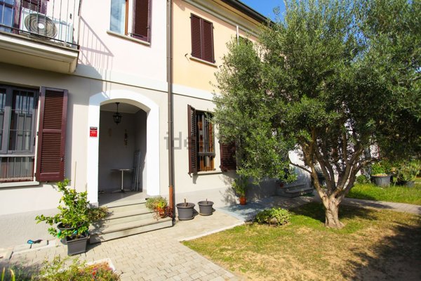 casa indipendente in vendita a Mediglia