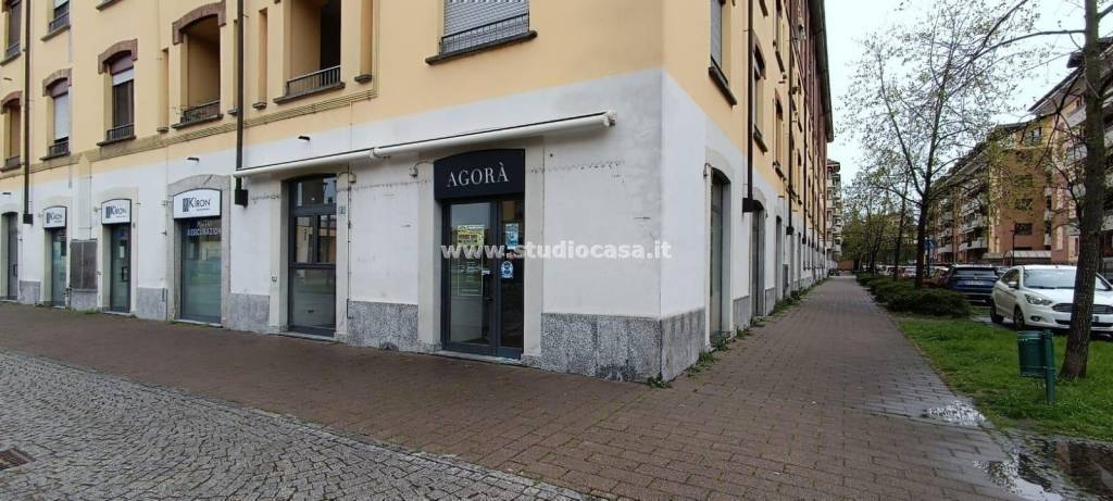 negozio in vendita a Melegnano