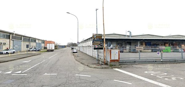 capannone in vendita a Melegnano