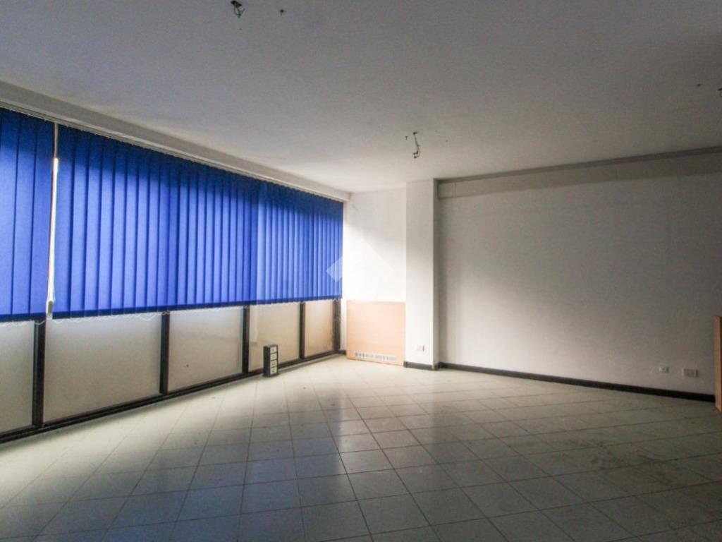 ufficio in vendita a Melegnano