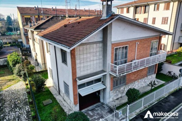 casa indipendente in vendita a Melegnano