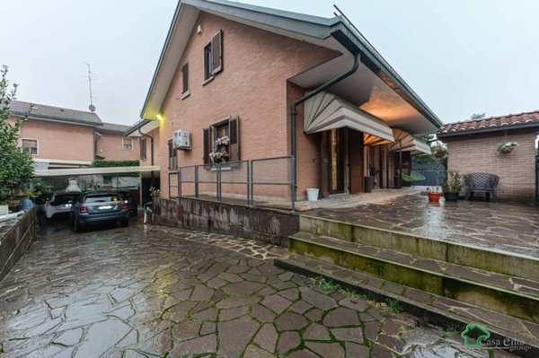 casa indipendente in vendita a Melegnano