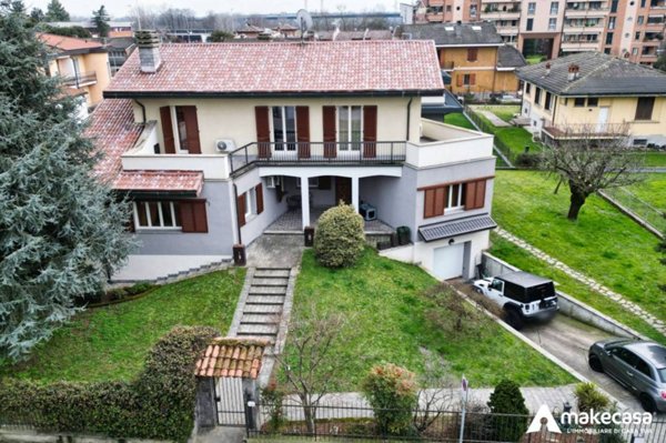 casa indipendente in vendita a Melegnano