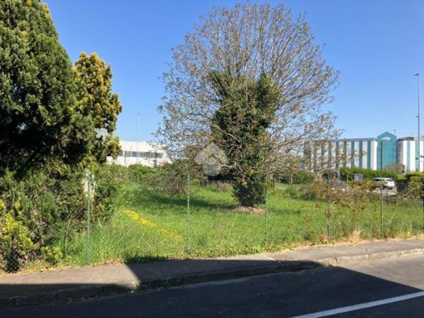 terreno edificabile in vendita a Melegnano