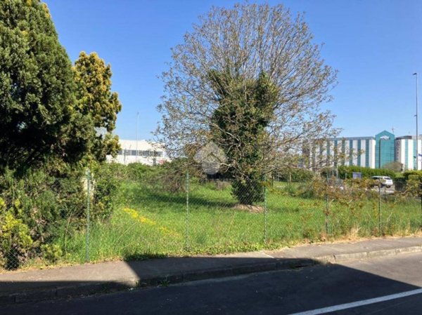 terreno edificabile in vendita a Melegnano