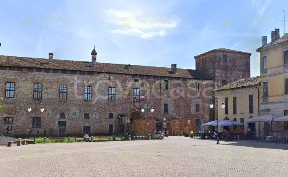 negozio in vendita a Melegnano