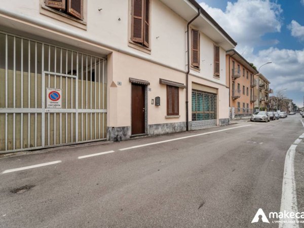 intera palazzina in vendita a Melegnano
