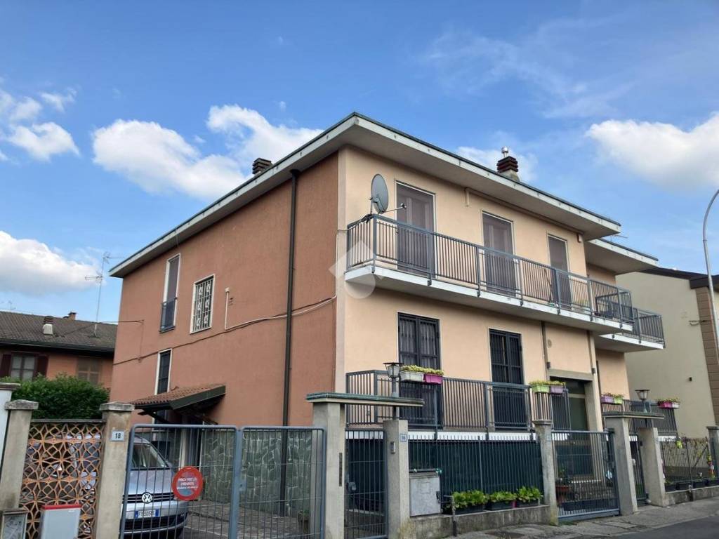 casa indipendente in vendita a Melegnano