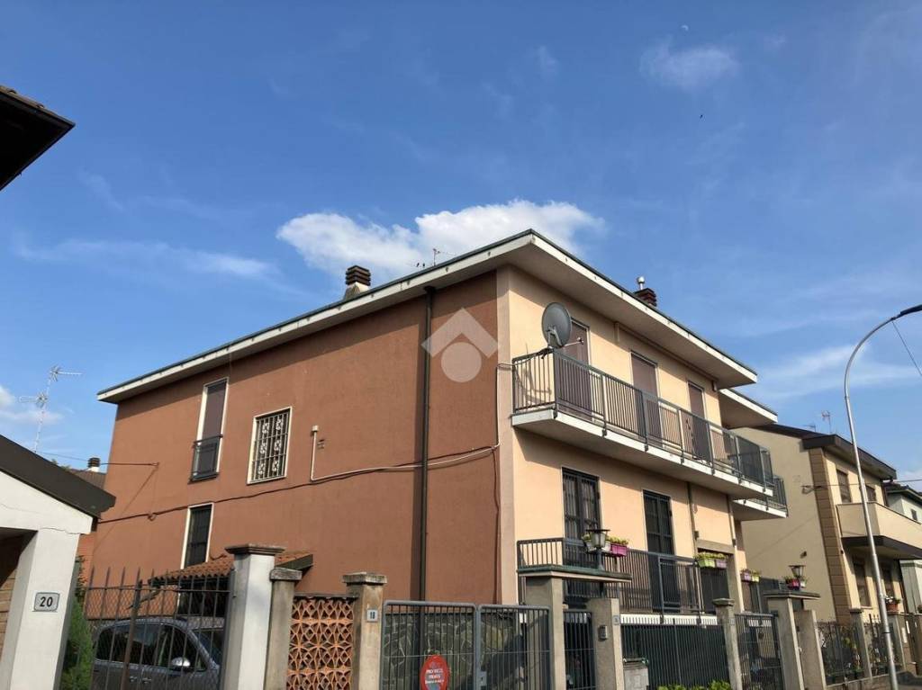 casa indipendente in vendita a Melegnano