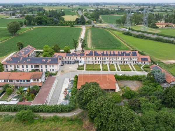 casa indipendente in vendita a Melegnano