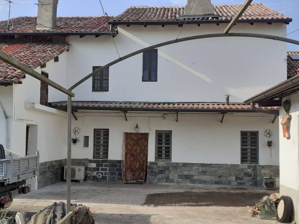 casa indipendente in vendita a Melegnano