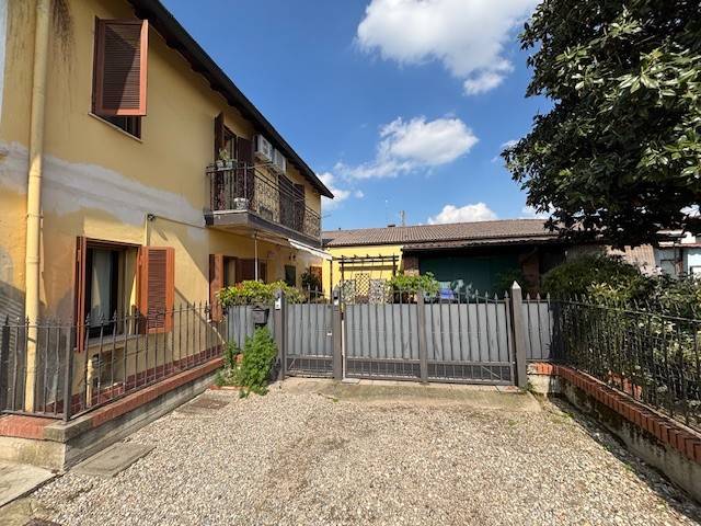 casa indipendente in vendita a Melegnano