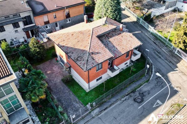 casa indipendente in vendita a Melegnano