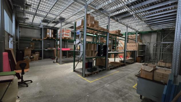 capannone in vendita a Melegnano