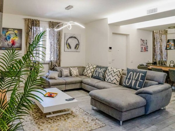 casa indipendente in vendita a Melegnano