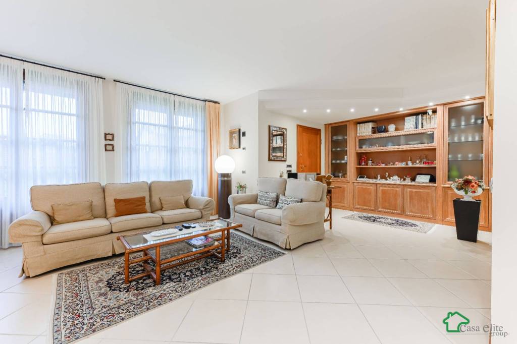 casa indipendente in vendita a Melegnano