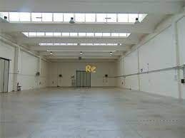 locale commerciale in vendita a Melegnano