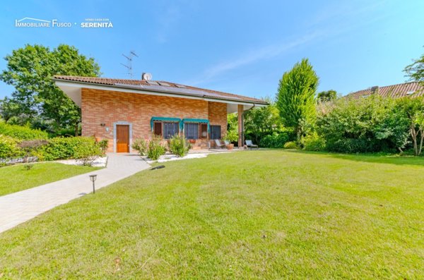 casa indipendente in vendita a Melegnano