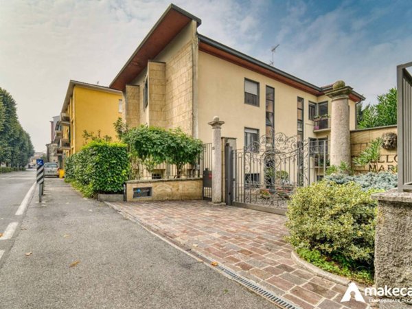 casa indipendente in vendita a Melegnano
