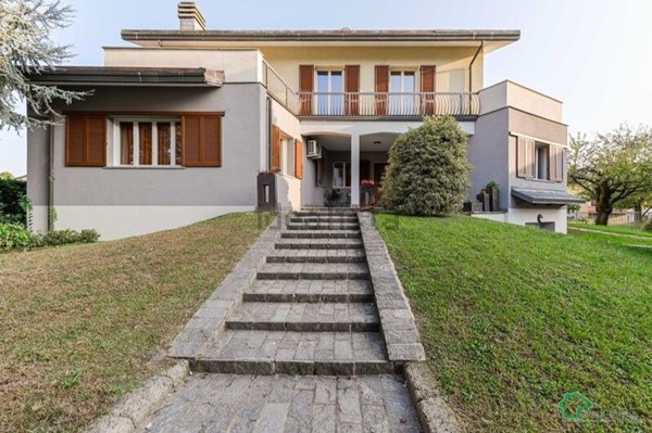 casa indipendente in vendita a Melegnano