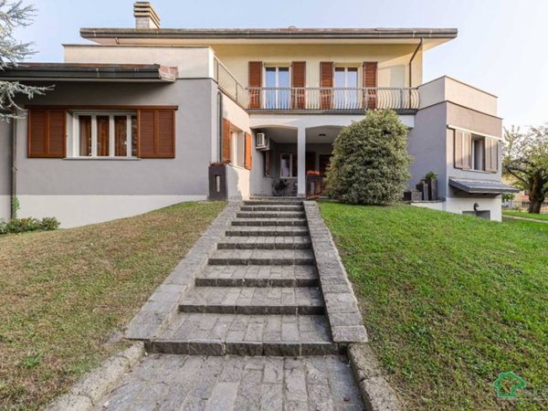 casa indipendente in vendita a Melegnano