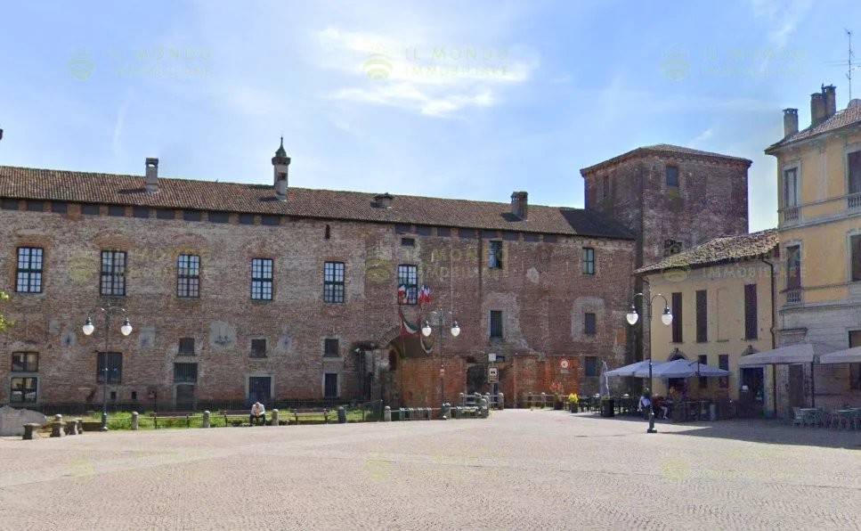 negozio in vendita a Melegnano