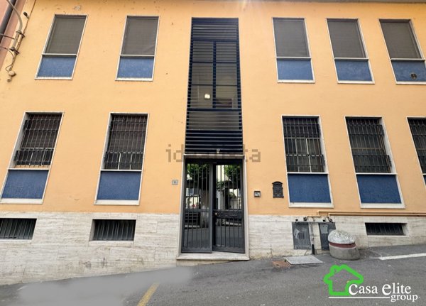 negozio in vendita a Melegnano